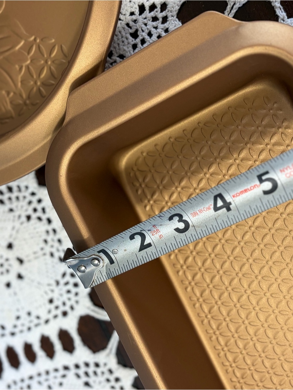 Gibson Country Kitchen Non-Stick Steel Floral Embossed 4-Piece Bakeware Set New - Picture 15 of 16